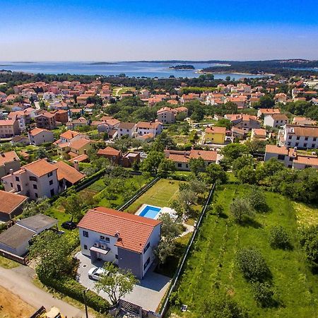 Ferienhaus Mit Privatpool Fuer 8 Personen Ca 200 Qm In Medulin, Istrien Suedkueste Von Istrien Exterior photo
