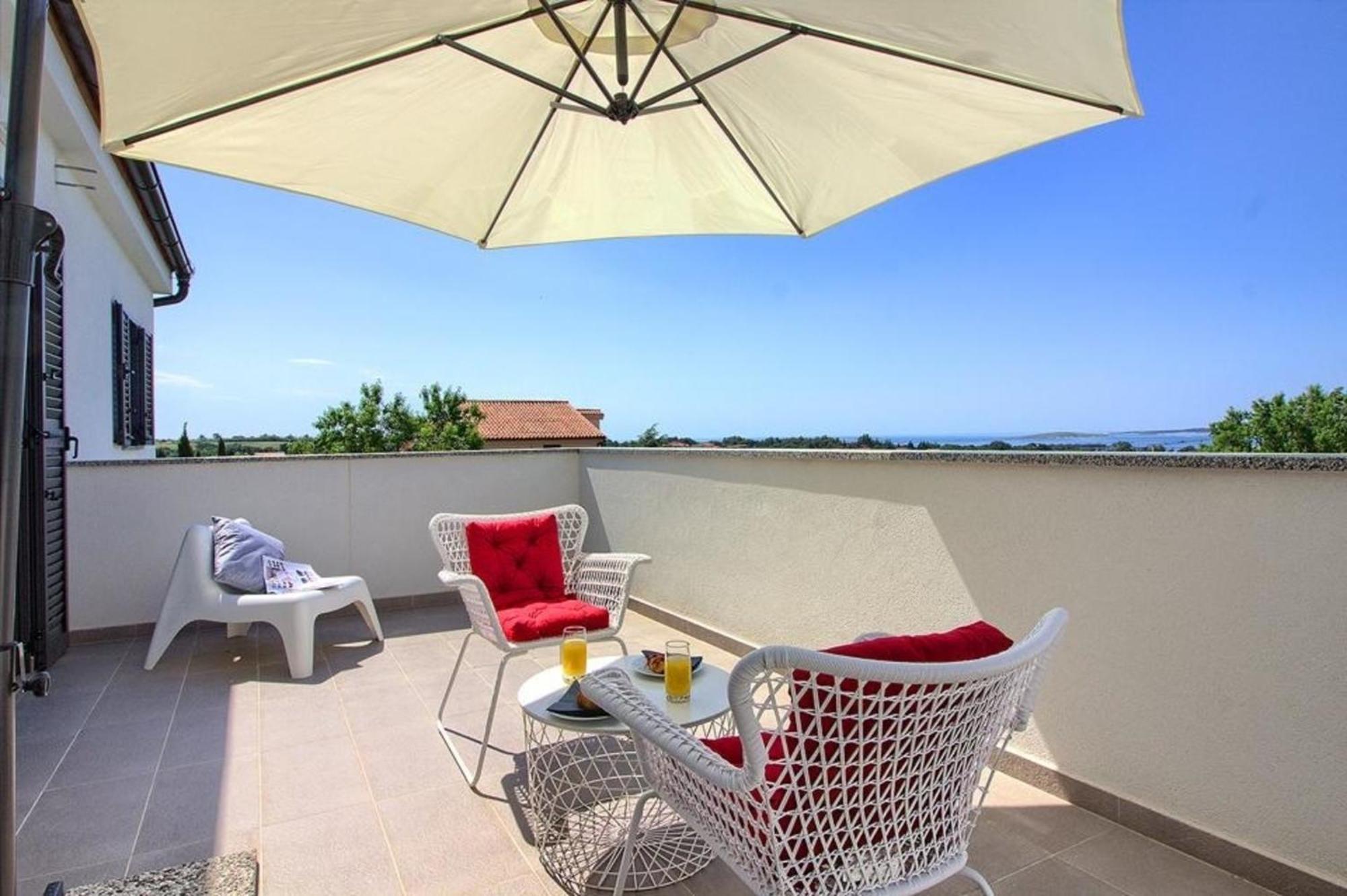 Ferienhaus Mit Privatpool Fuer 8 Personen Ca 200 Qm In Medulin, Istrien Suedkueste Von Istrien Exterior photo