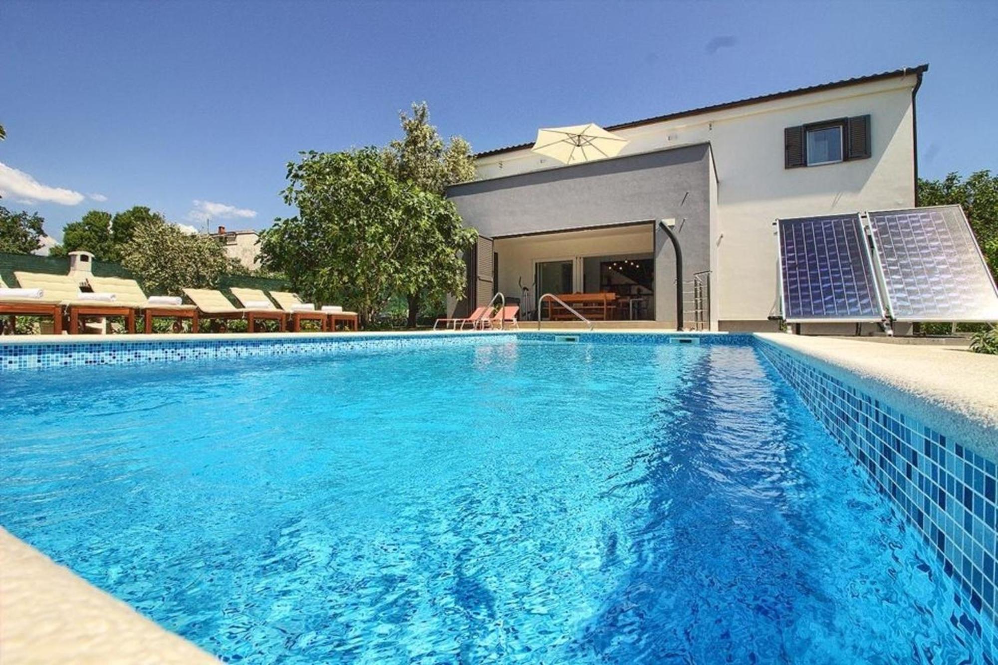 Ferienhaus Mit Privatpool Fuer 8 Personen Ca 200 Qm In Medulin, Istrien Suedkueste Von Istrien Exterior photo