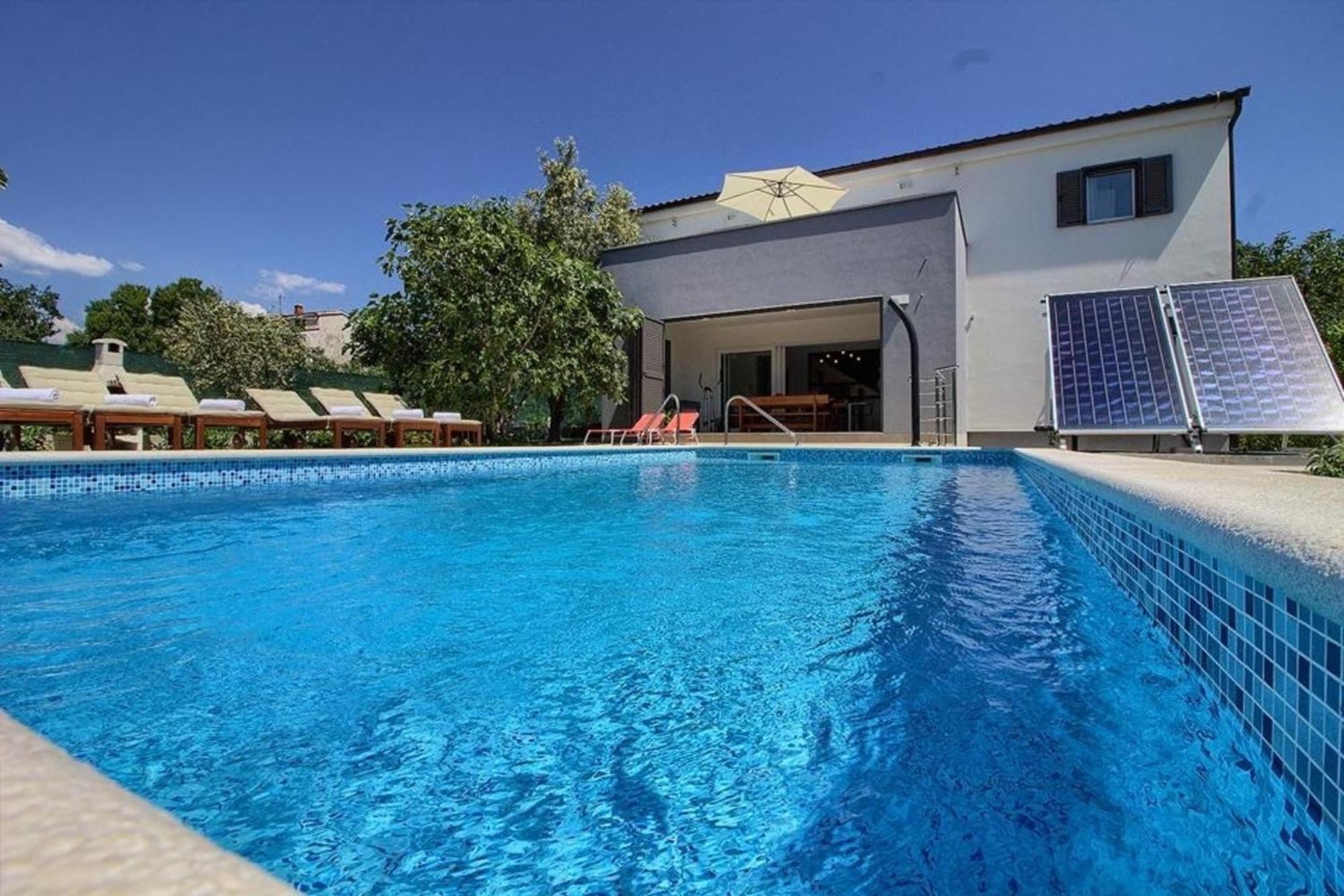 Ferienhaus Mit Privatpool Fuer 8 Personen Ca 200 Qm In Medulin, Istrien Suedkueste Von Istrien Exterior photo